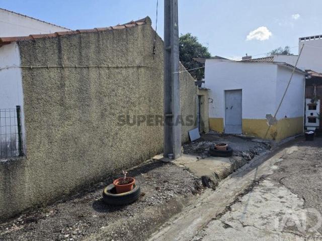 Casa / Villa em São Domingos de Ana Loura de 50 m²