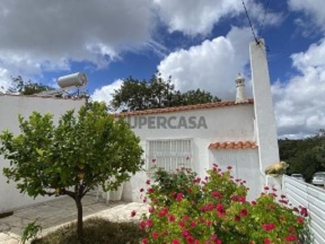 Casa / Villa em Santa Catarina da Fonte do Bispo de 79 m²