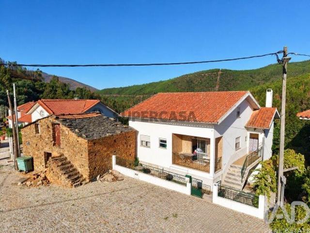 Casa / Villa em Vide e Cabeça