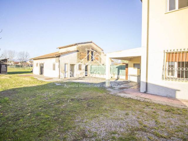 Casa / Villa in vendita a Viareggio, Bicchio / Varignano