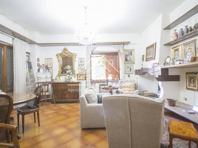 Casa / Villa in vendita a Viareggio, Torre del Lago Puccini