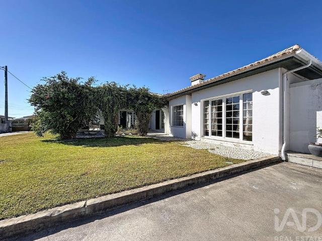 Casa / Villa T4 em Marinha Grande