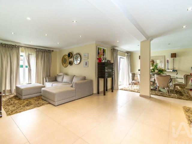 Casa / Villa T4 em Nazaré de 166 m²