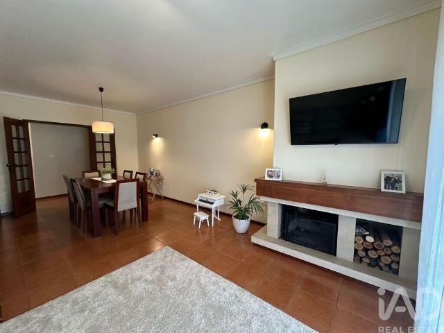 Casa / Villa T4 em Oiã de 181,00 m²