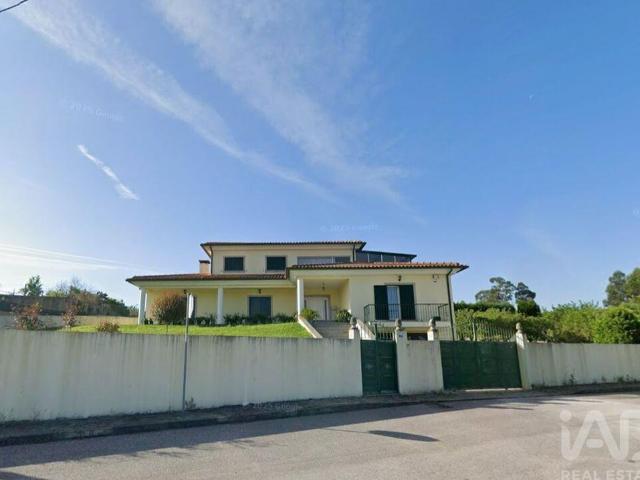 Casa / Villa T4 em Oiã de 362 m²