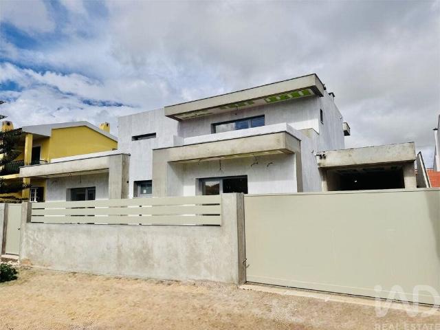 Casa / Villa T4 em Azeitão São Lourenço e São Simão de 243. 243m² Azeitão São Lourenço e São Simão