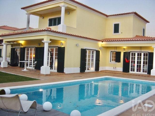 Casa / Villa T4 em Amoreira de 258,00 m² 258m² Amoreira