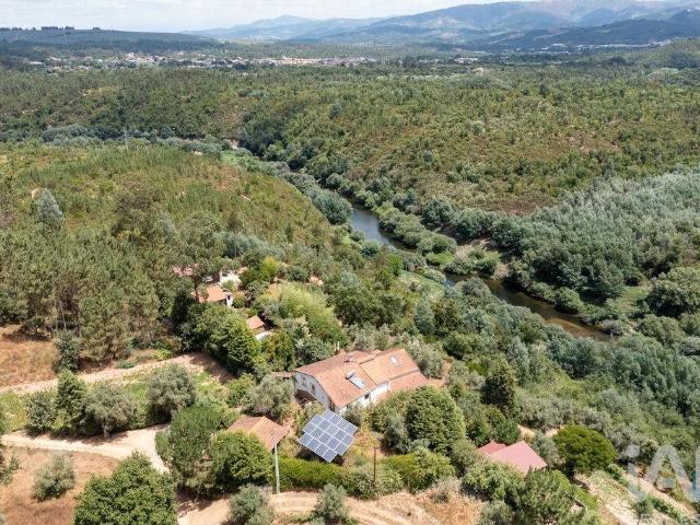 Casa / Villa T4 em Arganil de 247,00 m² 247m² Sarzedo