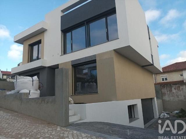 Casa / Villa T4 em Carcavelos e Parede de 170,00 m² 170m² Arneiro Das Milhariças