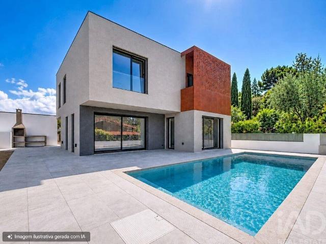 Casa / Villa T4 em Charneca De Caparica E Sobreda de 146,00. 146m² Charneca De Caparica