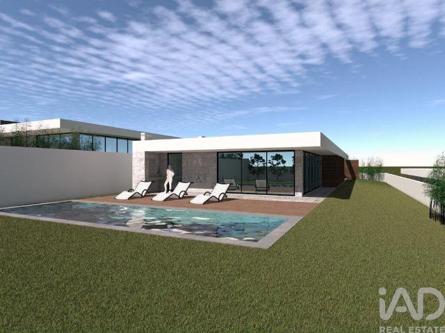 Casa / Villa T4 em Évora de Alcobaça de 196,00 m²