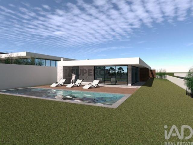 Casa / Villa T4 em Évora de Alcobaça de 196,00 m²