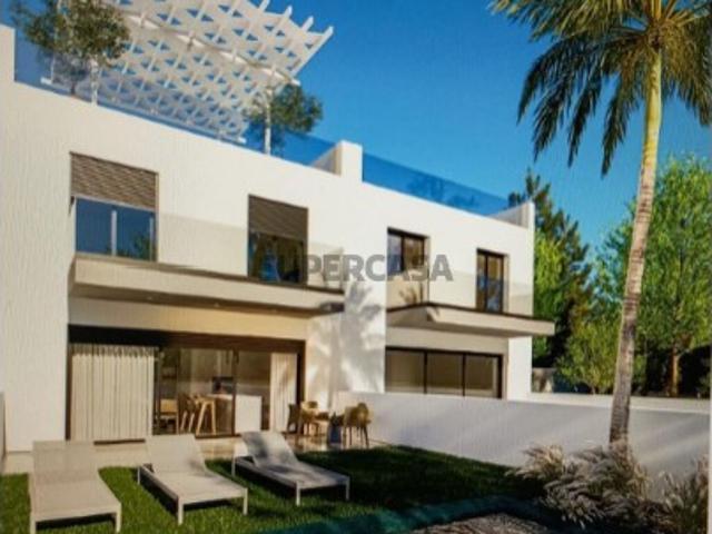 Casa / Villa T4 em Faro Sé e São Pedro de 207,00 m²