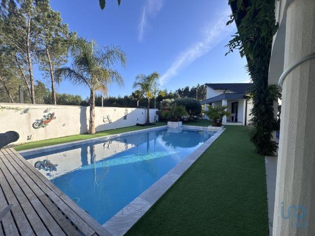 Casa / Villa T4 em Guia, Ilha e Mata Mourisca de 438,00 m²