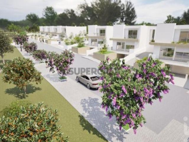 Casa / Villa T3 em Igreja Nova e Cheleiros de 256,00 m²