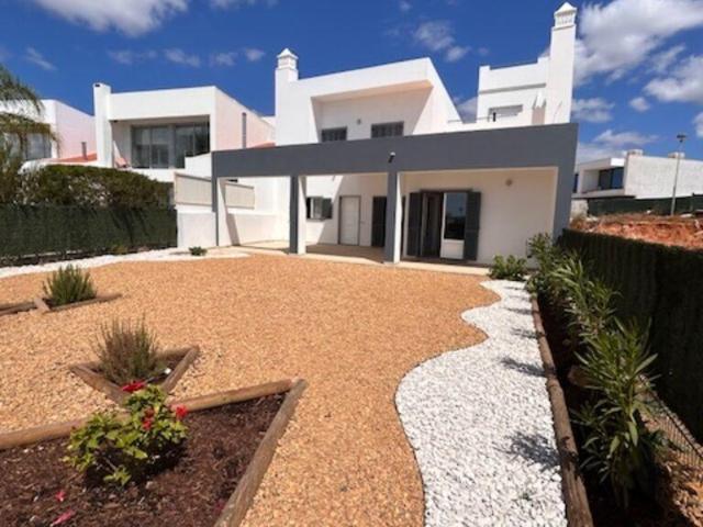 Casa / Villa T4 em Mexilhoeira Grande de 185 m²