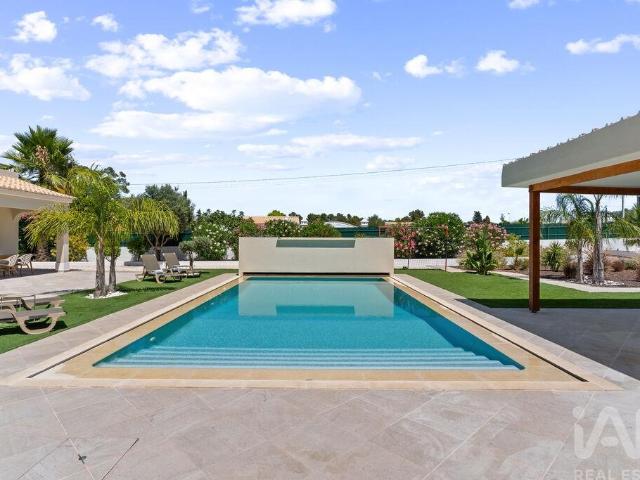 Casa / Villa T4 em Lagoa e Carvoeiro de 229,00 m²