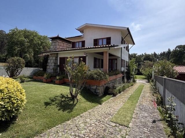 Casa / Villa T4 em Laundos