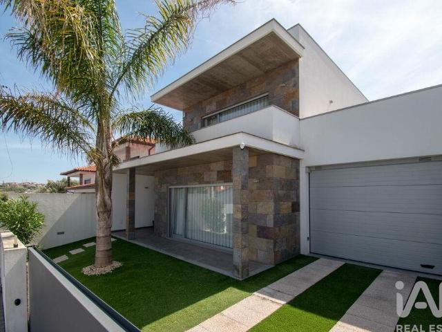 Casa / Villa T4 em Leiria, Pousos, Barreira e Cortes de 208. 208m² Leiria, Pousos, Barreira e Cortes
