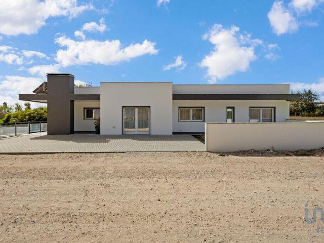 Casa / Villa T4 em Lourinhã e Atalaia de 451,00 m² 451m² da Lourinhã e Atalaia