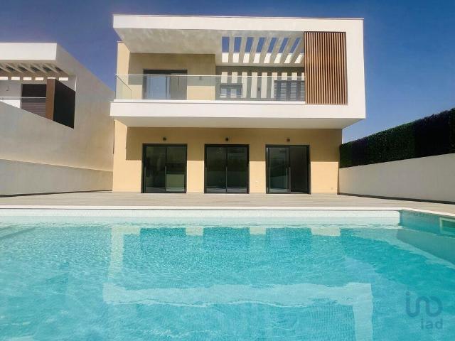 Casa / Villa T4 em Quarteira de 355,00 m²