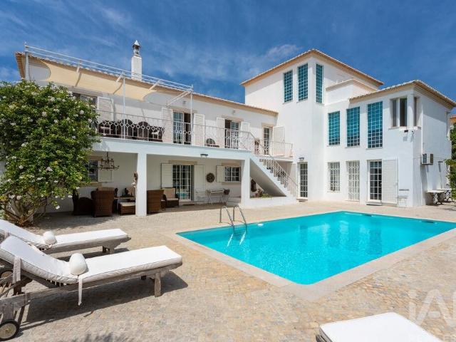 Casa / Villa T4 em Quelfes de 249 m²