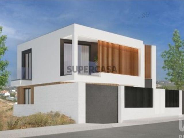 Casa / Villa T4 em São Domingos de Rana de 170,00 m²