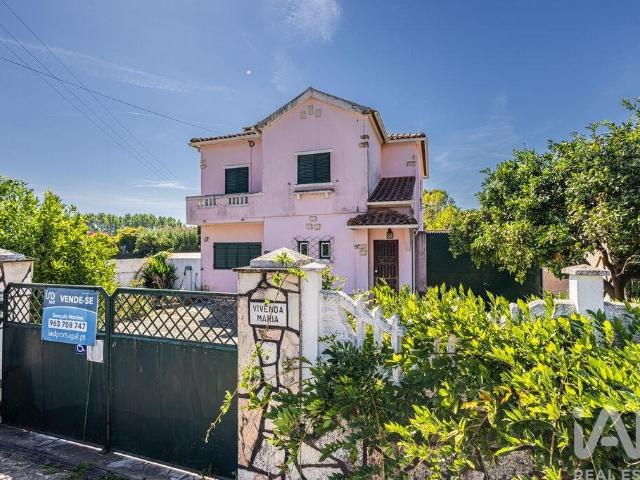 Casa / Villa T4 em São João da Ribeira e Ribeira de São João. 144m² São João da Ribeira e Ribeira de São João