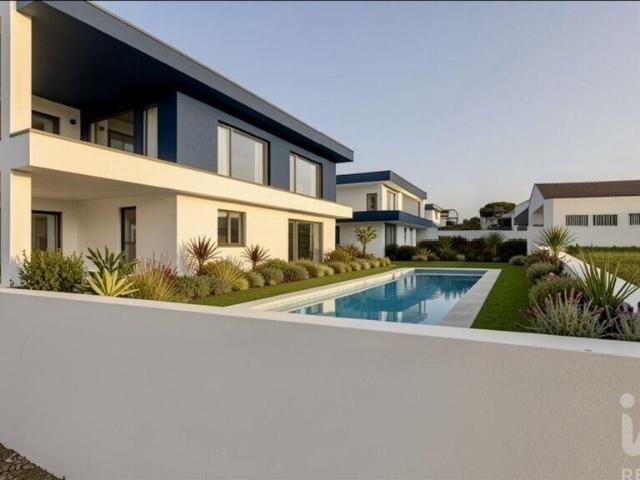 Casa / Villa T4 em São João das Lampas e Terrugem de 300,00. 300m² São João das Lampas e de Terrugem
