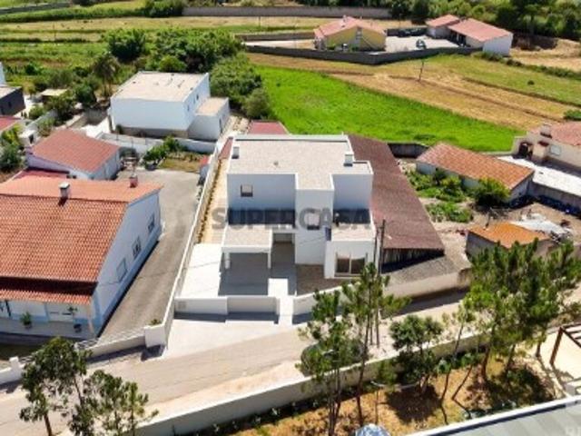 Casa / Villa T4 em São Martinho do Porto de 154 m²
