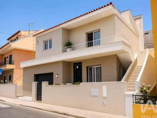 Casa / Villa T4 em Santa Maria, São Pedro e Matacães de 210. 210m² Santa Maria, São Pedro e Matacães