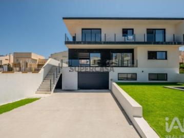 Casa / Villa T4 em Silveira de 410,00 m²