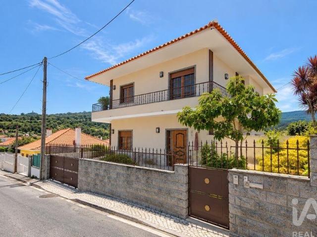 Casa / Villa T4 em Sintra 189m² Sintra Santa Maria E São Miguel