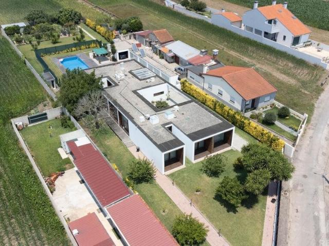 Casa / Villa T4 em Válega de 300,00 m²