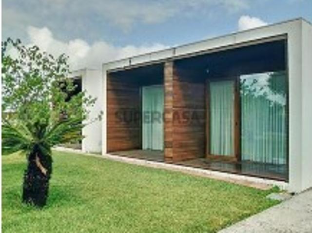 Casa / Villa T4 em Válega de 300,00 m²