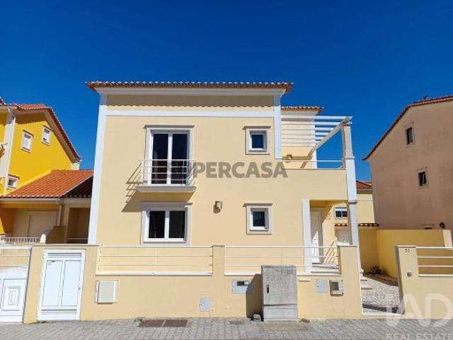 Casa / Villa T5 em Atouguia da Baleia de 194 m²