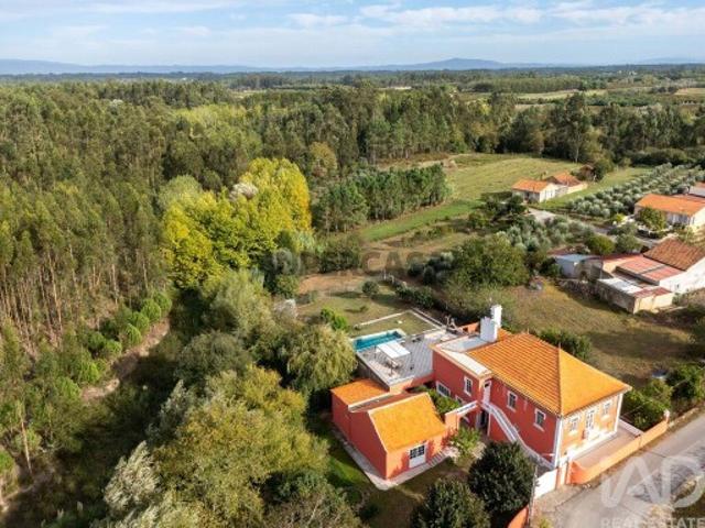 Casa / Villa T5 em Bustos, Troviscal e Mamarrosa de 383 m²