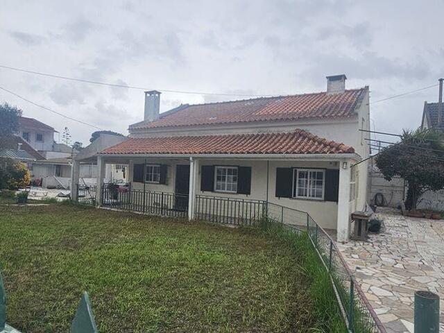 Casa / Villa T5 em Charneca de Caparica e Sobreda 153m² Charneca De Caparica
