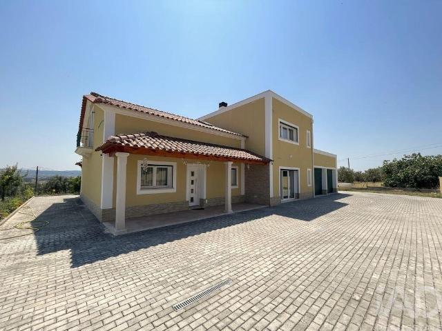 Casa / Villa T5 em Tomar e Santa Maria dos Olivais de 270 m² 270m² São Pedro De Tomar
