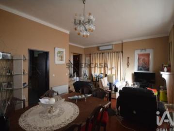 Casa / Villa T6 em Mafra de 390,00 m²
