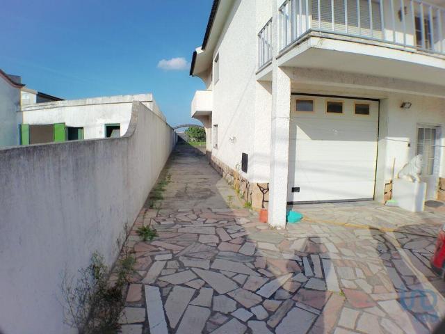Casa / Villa T6 em Atouguia da Baleia de 230,00 m² 230m² Moledo e cristelo