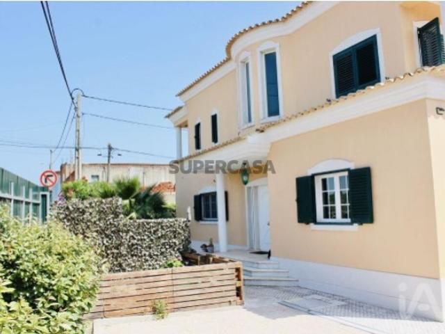 Casa / Villa T6 em Alhos Vedros de 228,00 m²