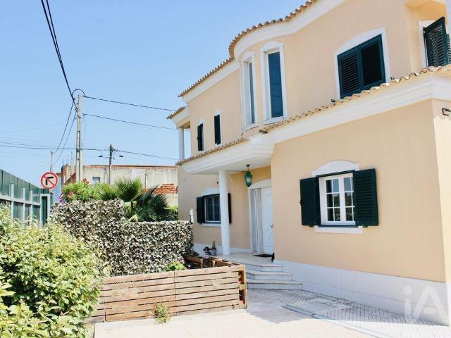 Casa / Villa T6 em Alhos Vedros de 228,00 m² 228m² Santo antónio da charneca
