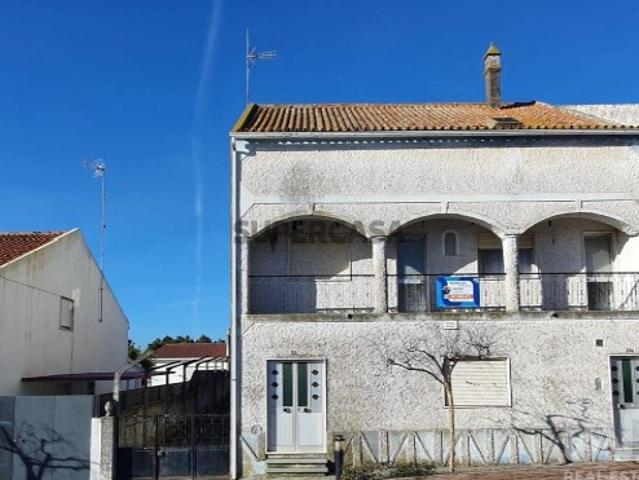 Casa / Villa T6 em Espírito Santo, Nossa Senhora da Graça e São Simão de 220 m²