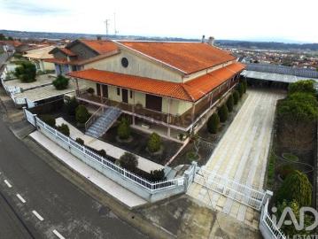 Casa / Villa T6 em Fermentelos de 320,00 m²