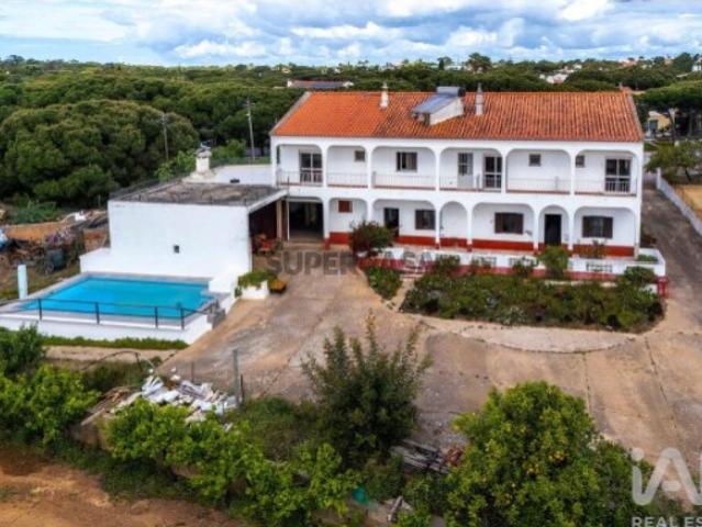 Casa / Villa T6 em Quarteira
