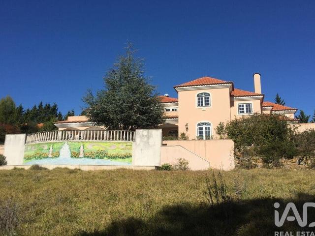 Casa / Villa T7 em Queluz e Belas de 1359,00 m² 1359m² Queluz e Belas