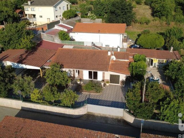 Casa / Villa T2 em Miranda do Corvo de 384,3 m²