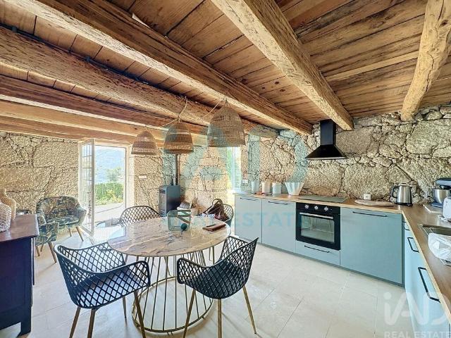 Casa / Villa T2 em Alpendorada, Várzea e Torrão de 150 m²