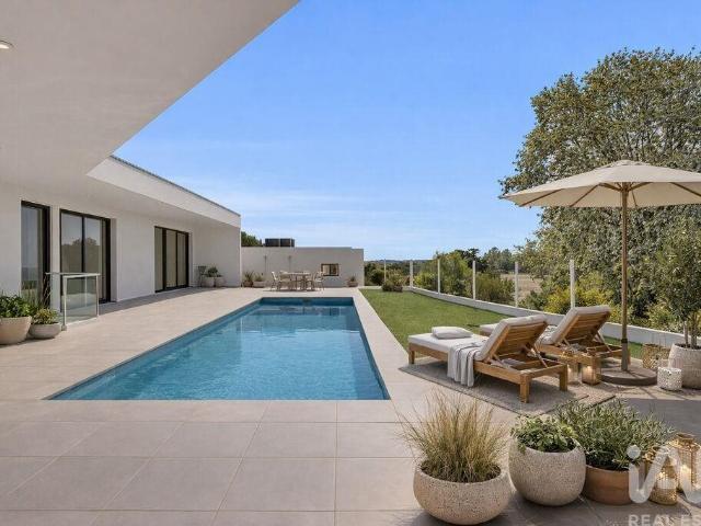 Casa / Villa T2 em Caldas da Rainha Nossa Senhora do Pópul. 182m² Caldas da Rainha Nossa Senhora Do Pópulo, Coto E São Gregório